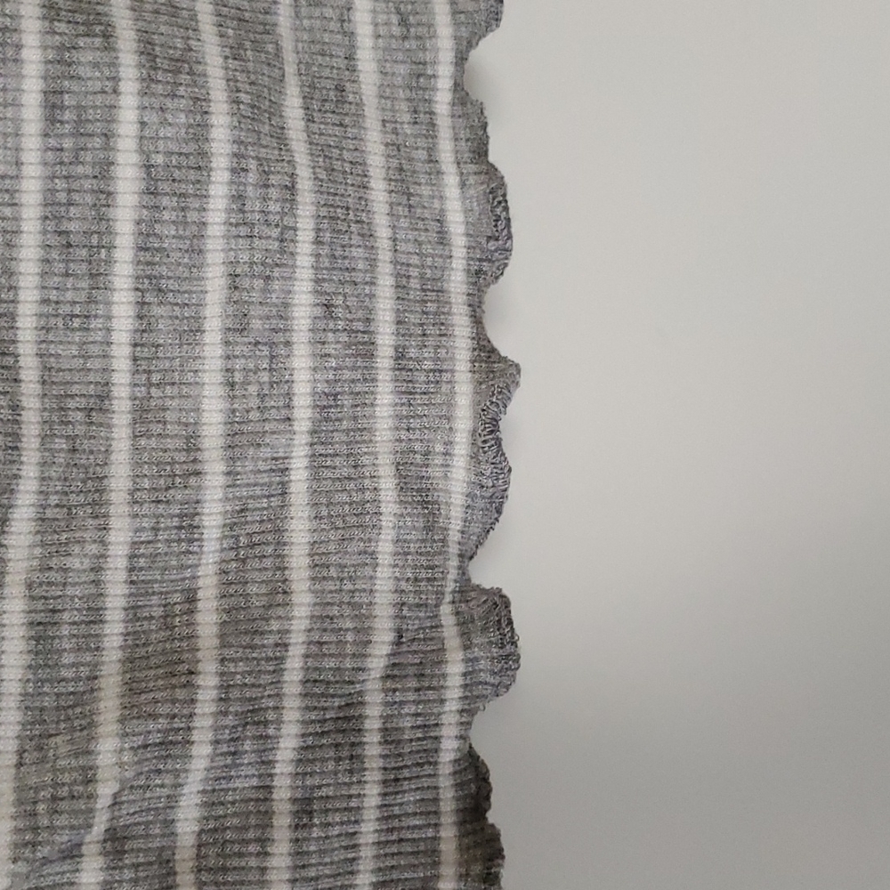 Grey Top - Picture 2 of 4
